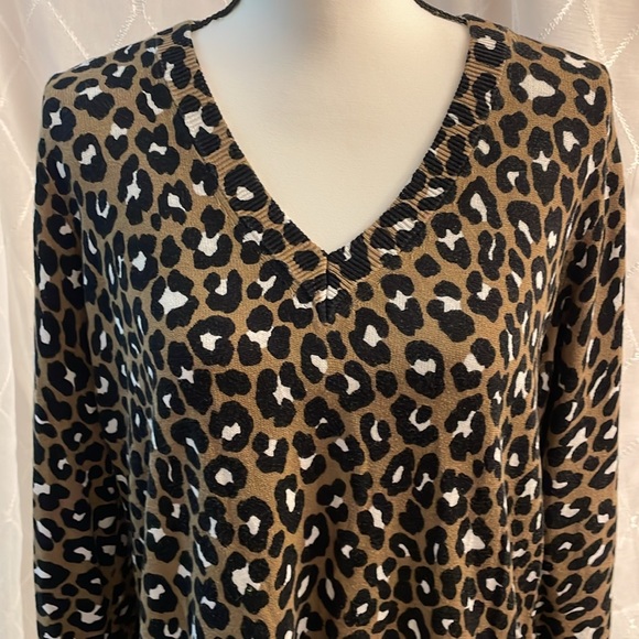 Michael Kors Ladies Leopard Print Sweater Size Large - Picture 2 of 6